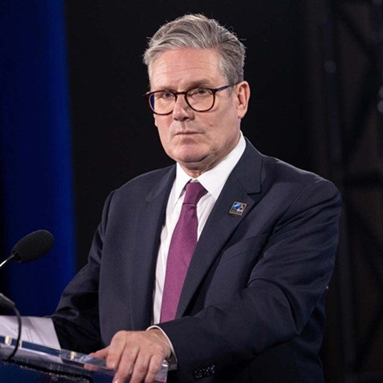 İngiltere Başbakanı Starmer'dan istifa çağrılarına yanıt: "Görevimden vazgeçmeyeceğim"