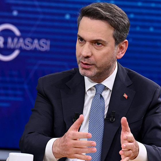 Enerji ve Tabii Kaynaklar Bakanı Alparslan Bayraktar'dan Abdülhamid Han müjdesi: "Yarın Karadeniz’de yeni bir sondaja başlıyor"