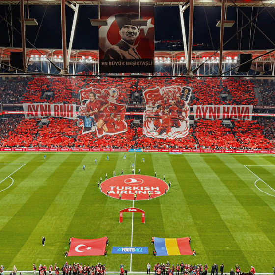 Milli maç öncesi taraftarımızdan harika koreografi