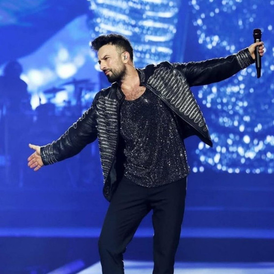 Tarkan Abu Dhabi'deki konserini yıl sonuna erteledi