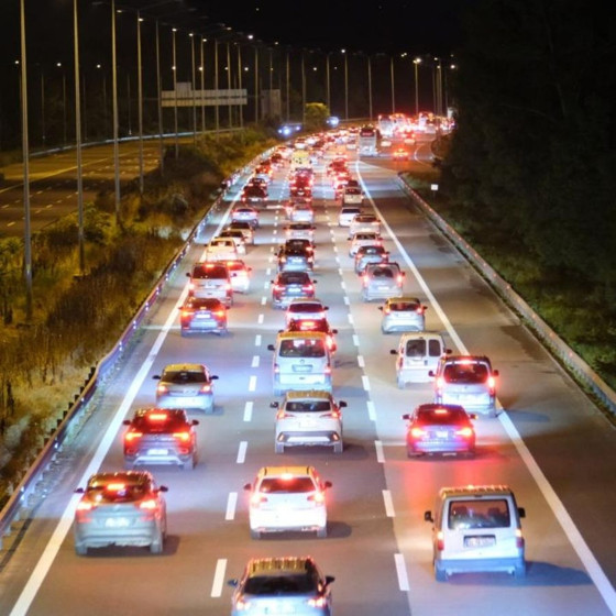 Tatilciler dönüşe geçti, birçok noktada trafik yoğunluğu arttı