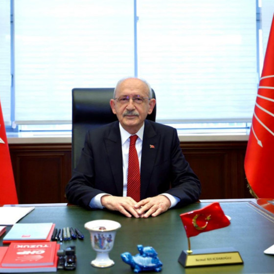 Kılıçdaroğlu 2,5 yıl sonra başkanlık koltuğunda! Masadaki detay dikkat çekti... Arınacağız mesajı mı?