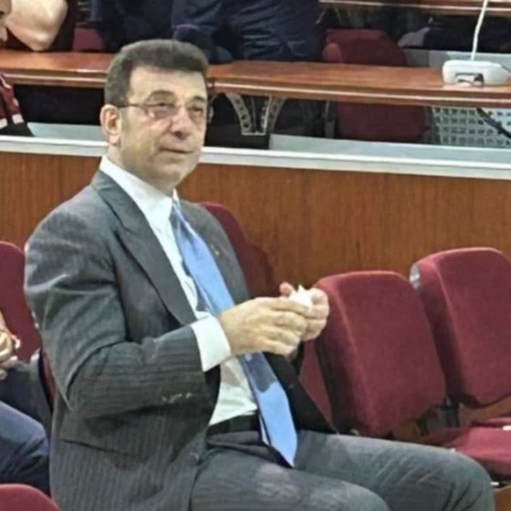 Salonda poster açıldı, içeri doğum günü pastasıyla girildi! İmamoğlu davasında jandarma personeli hakkında idari tahkikat