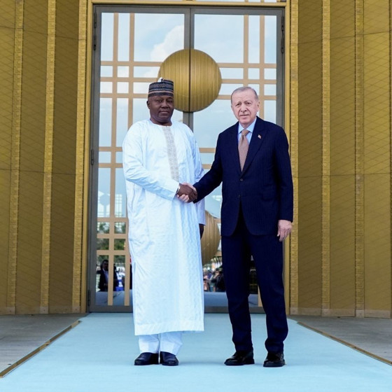 Cumhurbaşkanı Erdoğan, Nijer Cumhurbaşkanı Tchiani'yi resmi törenle karşıladı