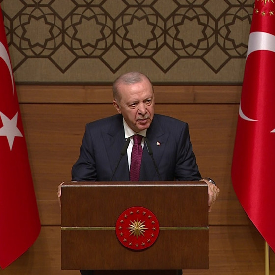 "Anka kuşu gibi küllerimizden doğduk" diyen Cumhurbaşkanı Erdoğan'dan dikkat çeken mesaj: Türkiye'nin gücüne güç katmaya devam edeceğiz!
