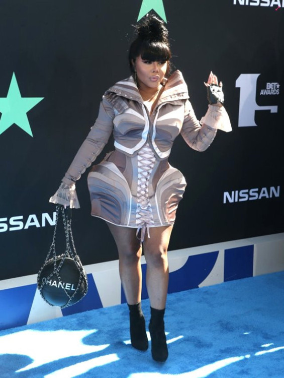 Dünyaca ünlü şarkıcı Çağla Şikel'e özendi!