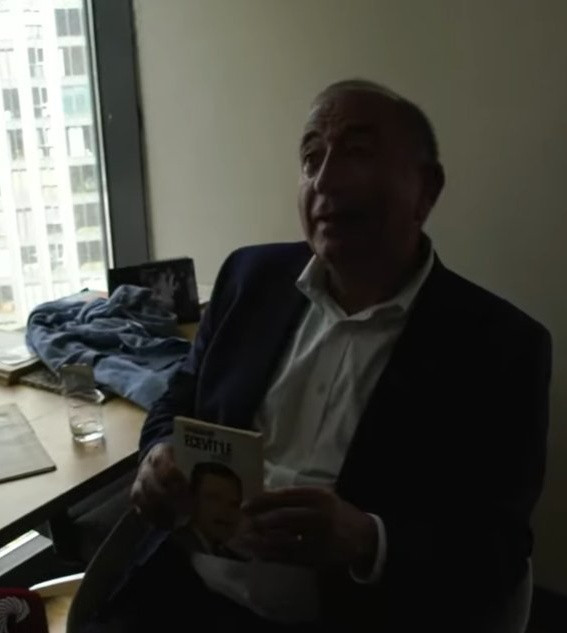 Gürsel Tekin, CHP İstanbul il binasına girer girmez eline Ecevit kitabını alıp kimi aradı?