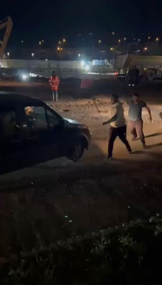 Görüntüler Kocaeli'den Öfkelenen sürücü ortalığı birbirine kattı - Fotoğraf: 4