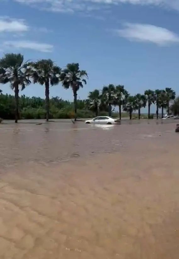 Sarı kod sonrası kabus: Hatay ve Osmaniye'yi sağanak vurdu, evler sular altında kaldı! İşte kare kare yıkım, saniye saniye can pazarı! - Fotoğraf: 18