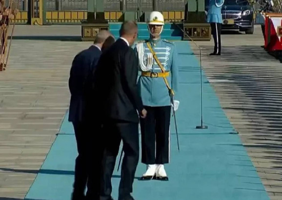 Külliye’de ilginç anlar! Almanya Şansölyesi Merz yönünü şaşırdı, Cumhurbaşkanı Erdoğan müdahale etti - Resim : 2