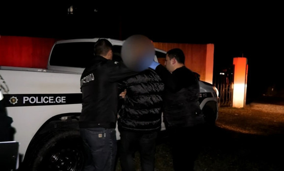 Polis ağları bozdu! Gürcistan’da “Barış Boyun” operasyonu: Çocukları böyle zehirlemişler - Resim : 2