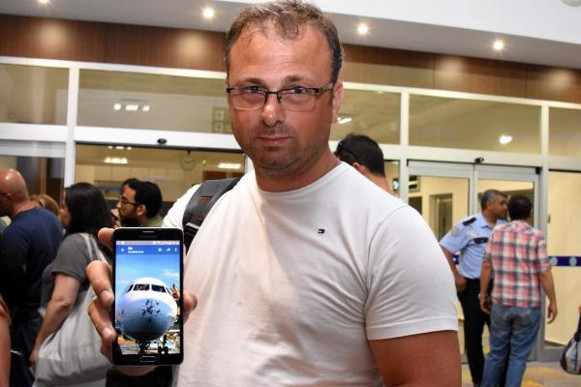 istanbul-semalarinda-dolu-nedeniyle-kokpit-cami-catlayan-yolcu-ucagi-canakkaleye-indi_9810_dhaphoto4