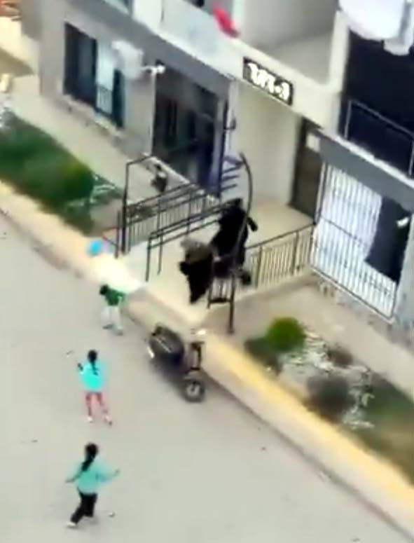 Kan donduran anlar! Gaziantep’te dehşet yaşandı: Komşu tartışmasında 6 yaşındaki çocuk bıçaklandı