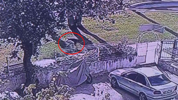 Katletti, kanı çimenlere sürdü! Yürüyüş yapan adamı bıçaklayarak öldürdü, başka kişilere saldırırken yakalandı