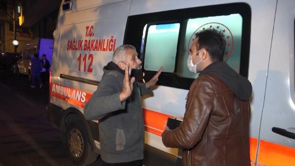 Silah seslerini duyan mahalleli nereye kaçacağını şaşırdı: Yoldan geçen bir kişi göğsünden vuruldu - Resim : 2