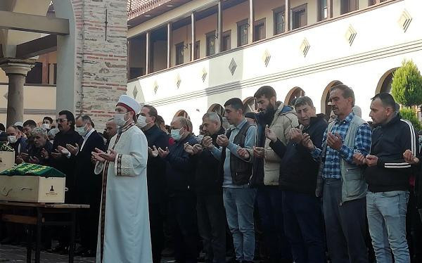 Bu acının tarifi yok: Yeni yılın ilk günü 3 evladını toprağa verdi - Resim : 2