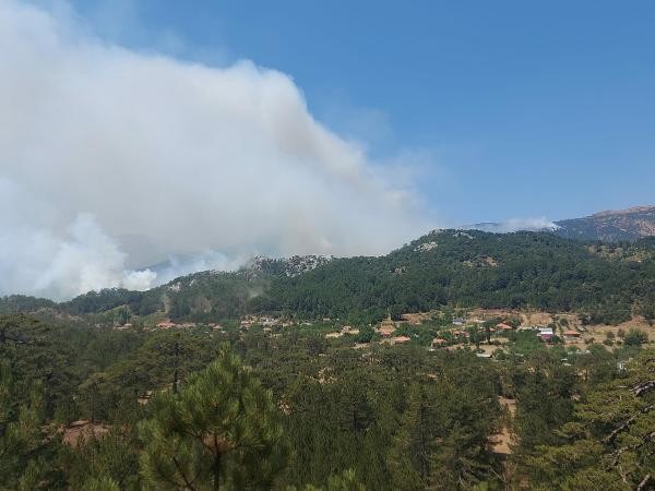 Bir orman yangını daha çıktı: Karadan ve havadan müdahale başladı - Resim : 2
