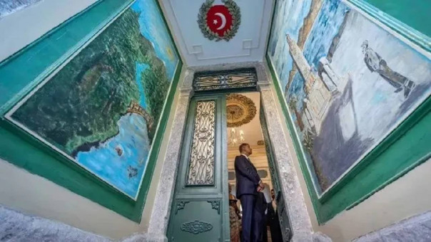 Cemil Tugay’dan çelişkili hamle: “Makam odası yok” demişti, ama kendine 3 katlı konak seçti!