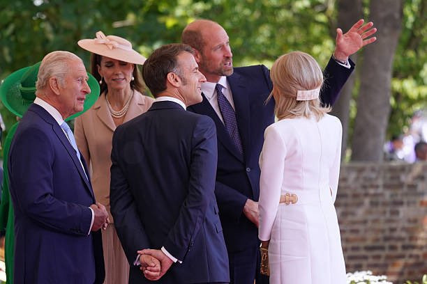 Yine uçak yine kriz... Tokatlama krizi sonrası Macron'a eşinden bir soğuk duş daha! - Resim : 2