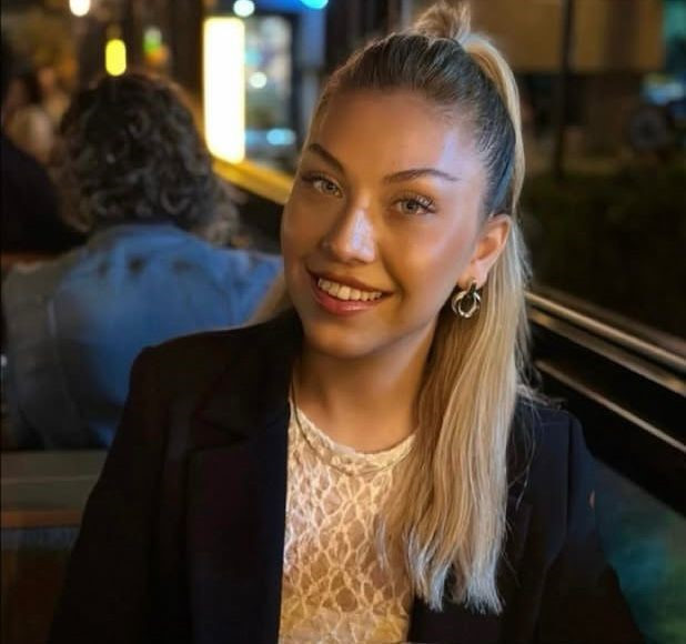 Eski eşini sokak ortasında 12 yerinden bıçakladı, ambulansın önünü kesmeye çalıştı