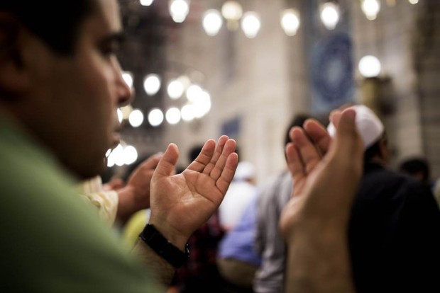Ramazan ayı 5. gece namazı nasıl kılınır? 2021 Ramazan ayında gün gün kılınacak namazlar - Resim : 2