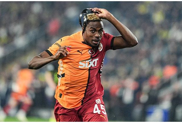 Victor Osimhen'den büyük ters köşe: 3 yıllık sözleşmeyi imzaladı iddiası! - Fotoğraf: 2