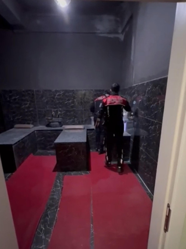 Zil sistemiyle denetimden kaçmışlar! Edirne’de masaj salonlarına fuhuş baskını - Resim : 4