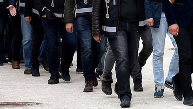 ‘Taşlar’ suç örgütü çökertildi! 24 suç eylemi ve sosyal medya provokasyonlarıyla gündemde: Ünlü sosyal medya fenomenini de tehdit etmişler