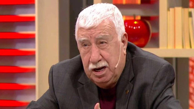 “Mesela Muzaffer” artık yok... Tiyatro ve Sinema dünyasının usta ismi Ahmet Gülhan hayatını kaybetti - Resim : 4