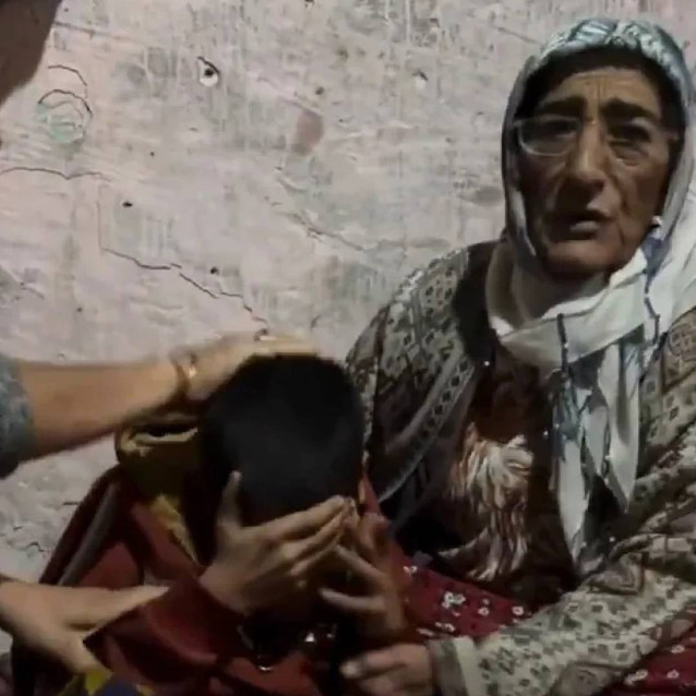 Yürek yakan dram! Babası öldü, annesi terk etti… Amcası engelli Adnan'ı kafese kapatmış