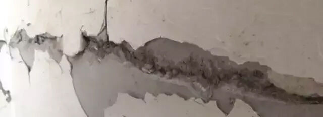 Süper Lig devinin stadı alarm veriyor: Korkutan görüntüler!