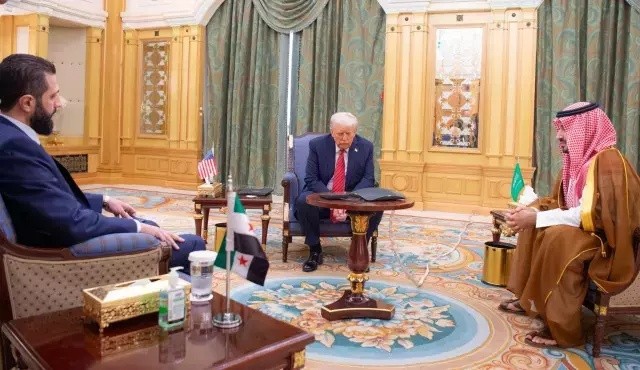 25 yıl sonra bir ilk! Trump ve Şara'nın tarihi görüşmesine Cumhurbaşkanı Erdoğan ve Prens Selman da katıldı - Resim : 3