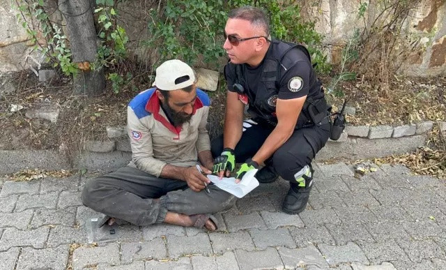 Denetimden kaçarken yakalandı, polis gelince namaza durdu! Namaz sonrası 23 bin TL ceza yedi... - Resim : 3