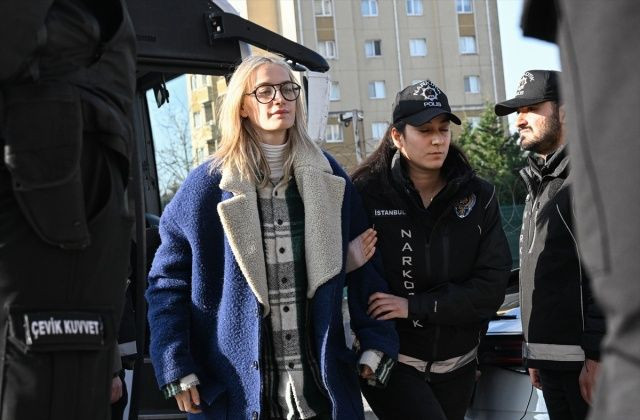 Fikret Orman, Burak Elmas, Hakan Sabancı ve Didem Soydan... Uyuşturucu soruşturmasında gözaltına alınan ünlüler adliyede ilk kez görüntülendi! - Fotoğraf: 3
