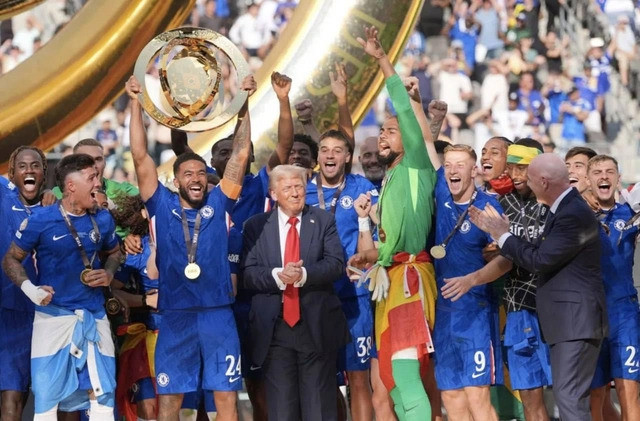 FIFA Kulüpler Dünya Kupası'na Donald Trump el koydu: Chelsea'ye kopya kupa! - Resim : 3