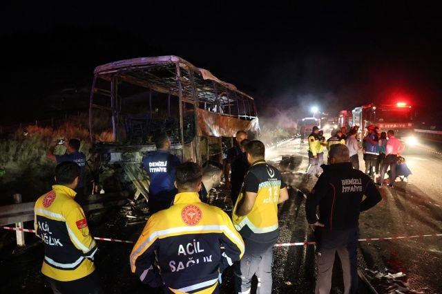 1'i bebek 8 kişinin hayatını kaybettiği kazada kahreden kargaşa detayı... Yolcular çıkış kapısında sıkışarak hayatını kaybetti! - Fotoğraf: 5