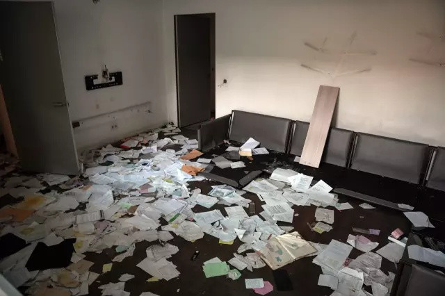 Devrik lider Esad, Rusya'ya kaçana kadar bu evde yaşadı! Yerdeki fotoğraflar dikkat çekti... - Resim : 4