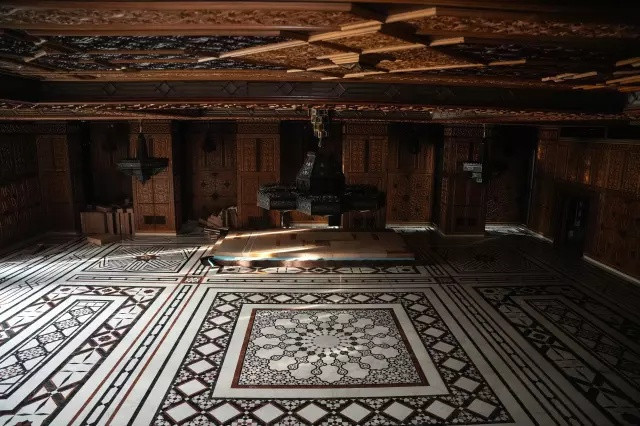 Devrik lider Esad, Rusya'ya kaçana kadar bu evde yaşadı! Yerdeki fotoğraflar dikkat çekti... - Resim : 3