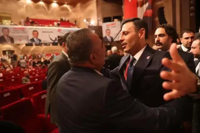 CHP’de kongre skandalı İstanbul’a sıçradı: Rüşvetle başkan seçildi iddiası adliyeye taşındı - Resim : 2
