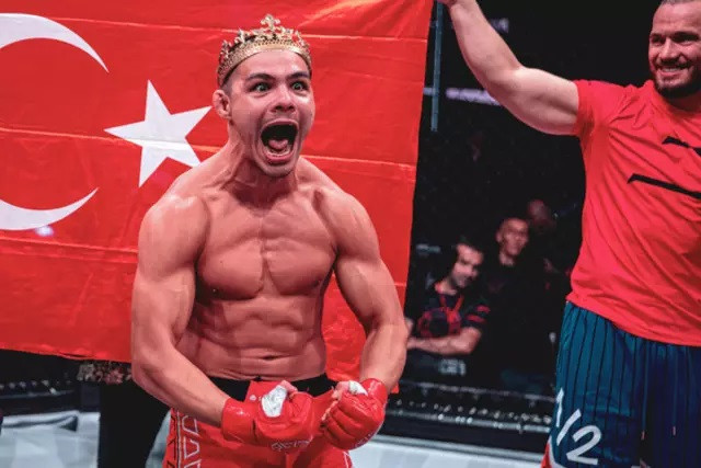 Savaş Cebeci ile kavga videosu gündem olmuştu! MMA Federasyonu harekete geçti: Kaan Kazgan'dan özür videosu geldi