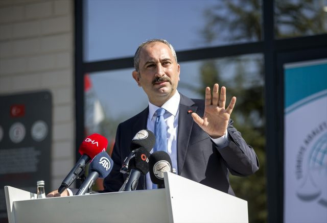 Bakan Gül'den alkollü hakim üzerinden hakim adaylarına uyarı