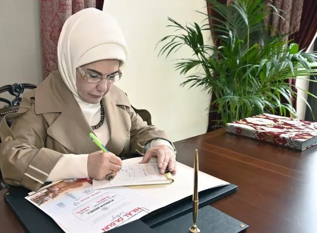 Emine Erdoğan’dan 7 hisse kurban bağışı: Cumhurbaşkanı Erdoğan’ı geride bıraktı, toplam bağış 63 bin 750 TL oldu! - Resim : 2