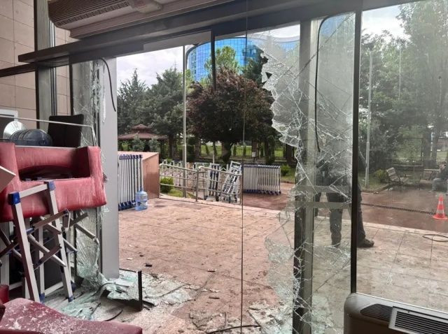 CHP'de tarihi utanç gecesi... Kemal Kılıçdaroğlu'ndan CHP Genel Merkezi'ndeki olaylara ilk tepki: Sonuna kadar uzlaşma aradık ama karşılıksız bırakıldı! - Fotoğraf: 4