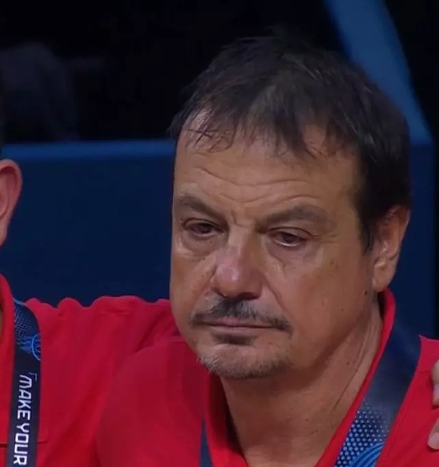 Ergin Ataman'ın zor anları: Final sonrası gözyaşlarına hakim olamadı!