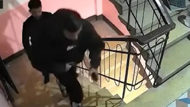 Ortaköy’de davetsiz misafir! Evsiz adam çatı katına aylarca gizlice yerleşti