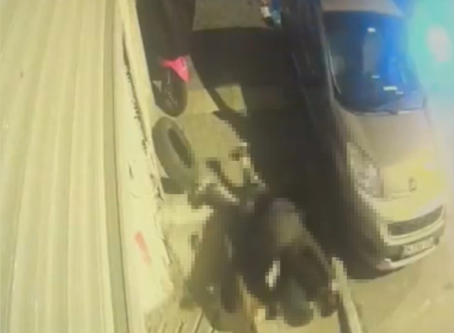 Eski husumet ölüm getirdi! Küfürleşme” iddiası cinayete dönüştü: Önce bıçakladı sonra kafasını yere vurdu - Resim : 2