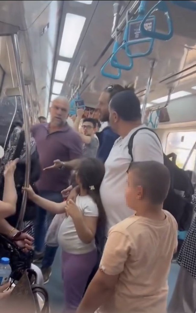 Marmaray'daki yumruklu saldırıda genç kadının ifadesi ortaya çıktı! "Başörtümü kastederek hakaret etti" - Resim : 2