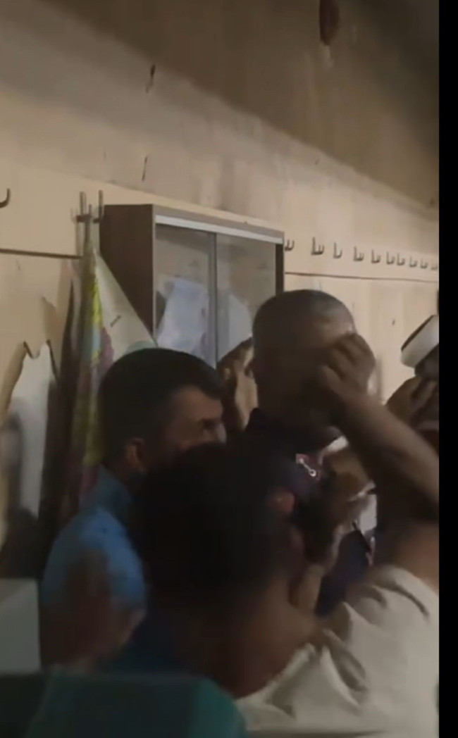 Yangın bölgesinde skandal: Yardım bahanesiyle geldi, hırsızlıkla suçlandı! Kalabalık linç etmeye kalktı - Resim : 3