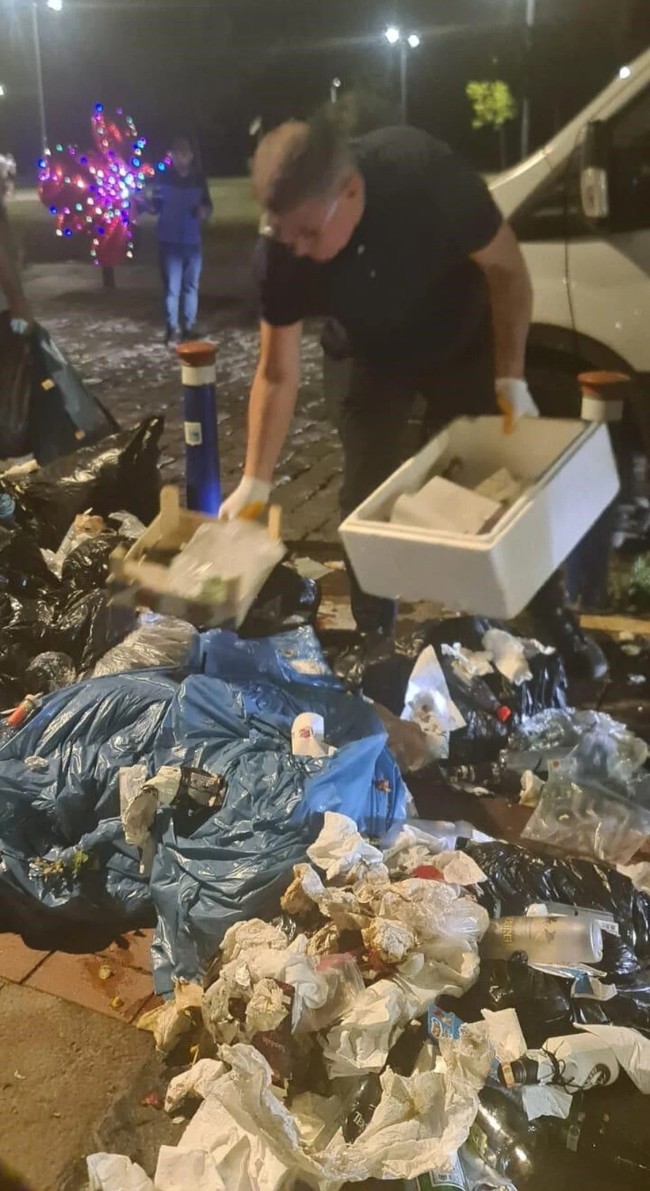 DİSK’le pazarlıkta çuvallayan Cemil Tugay çöp yığınlarının arasında kaldı: Seçimde oy istediği sendikaya şimdi fırça attı!