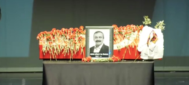 Sırrı Süreyya Önder'e AKM'de duygusal veda! Tabutta yer alan zeytin dalı dikkat çekti...